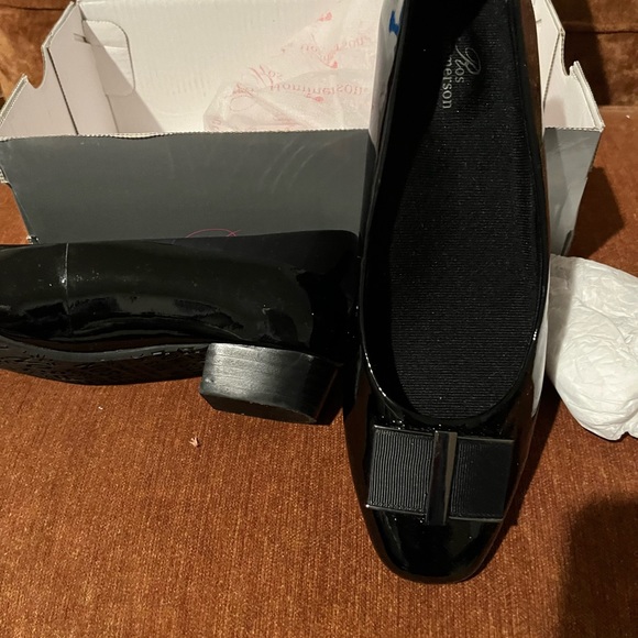 Ros Hammerson twilight black patent 1” heel slip on, size 8SS - Picture 4 of 4